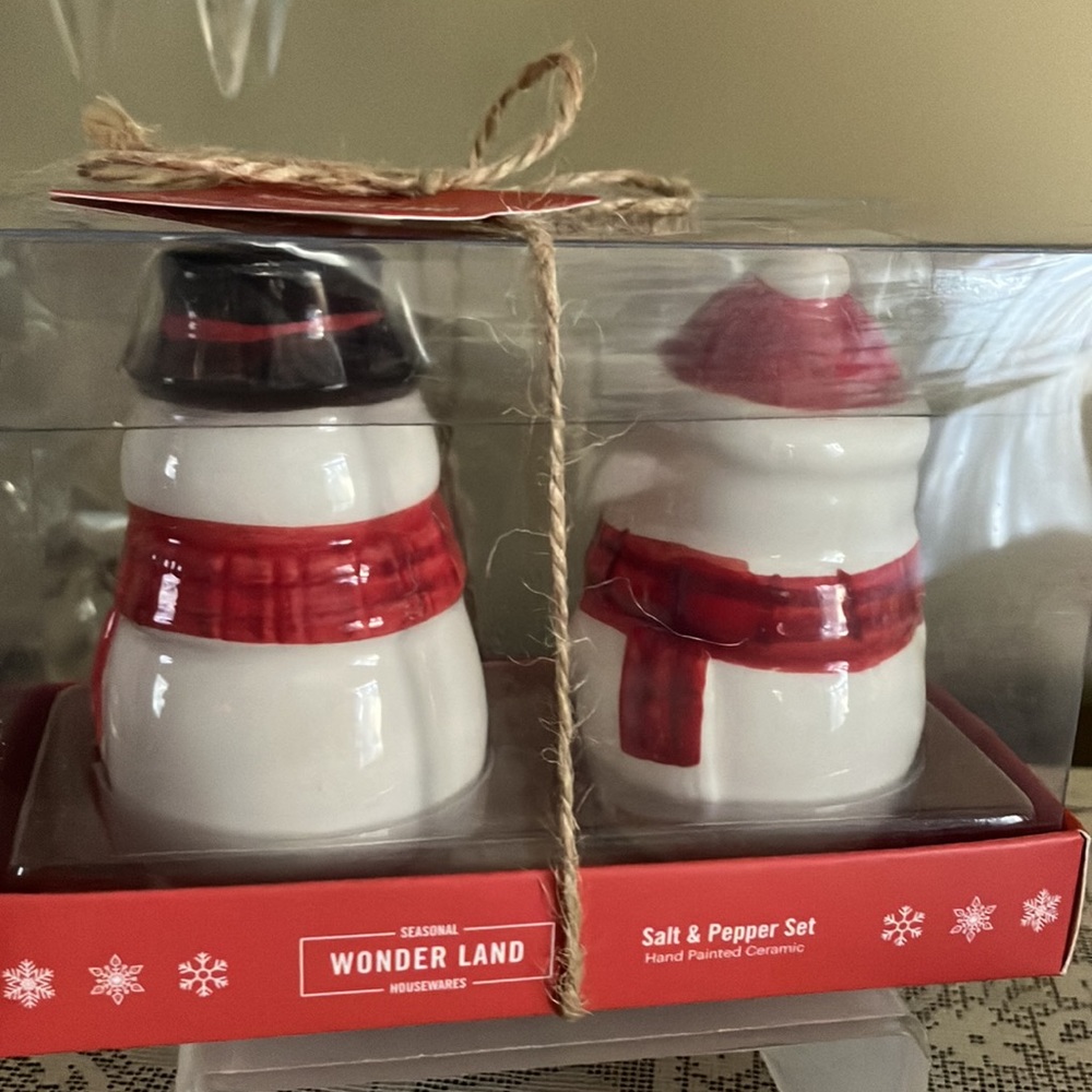 NIB WONDERLAND Retro Snowman Salt & Pepper - ADORABLE! - Picture 7 of 8